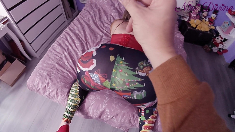 Nini Divine: Probieren Sie die Magie von Weihnachten aus, um einen großen,...