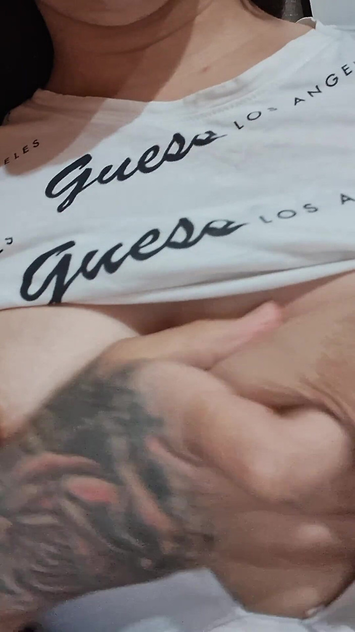 Noemileon: Model amator chilian latino cu țâțe mari care se joacă cu...