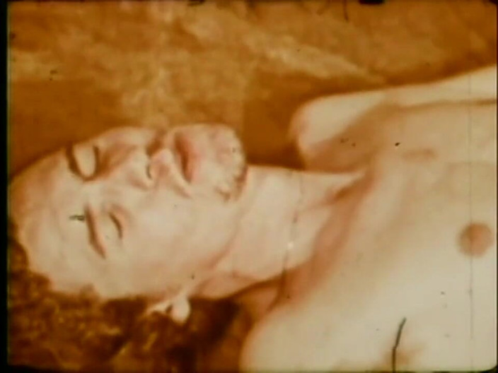 Vintage Usa: A crazy huge massive cock for a little vintage bitch!