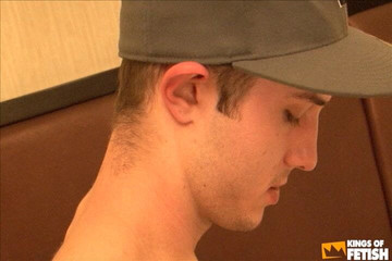 Gay Diaries: Twink mit hut knallt einen tätowierten typen mit rasiertem arsch...