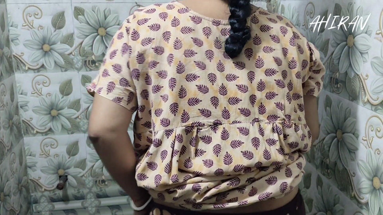Aahan Ahiran: Asian Indian Village Girl Forplay with Her Boyfriend in Bathroom....