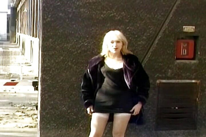 Planete Francaise: Francouzská blondýnka dostává zadek naplněný mrdkou