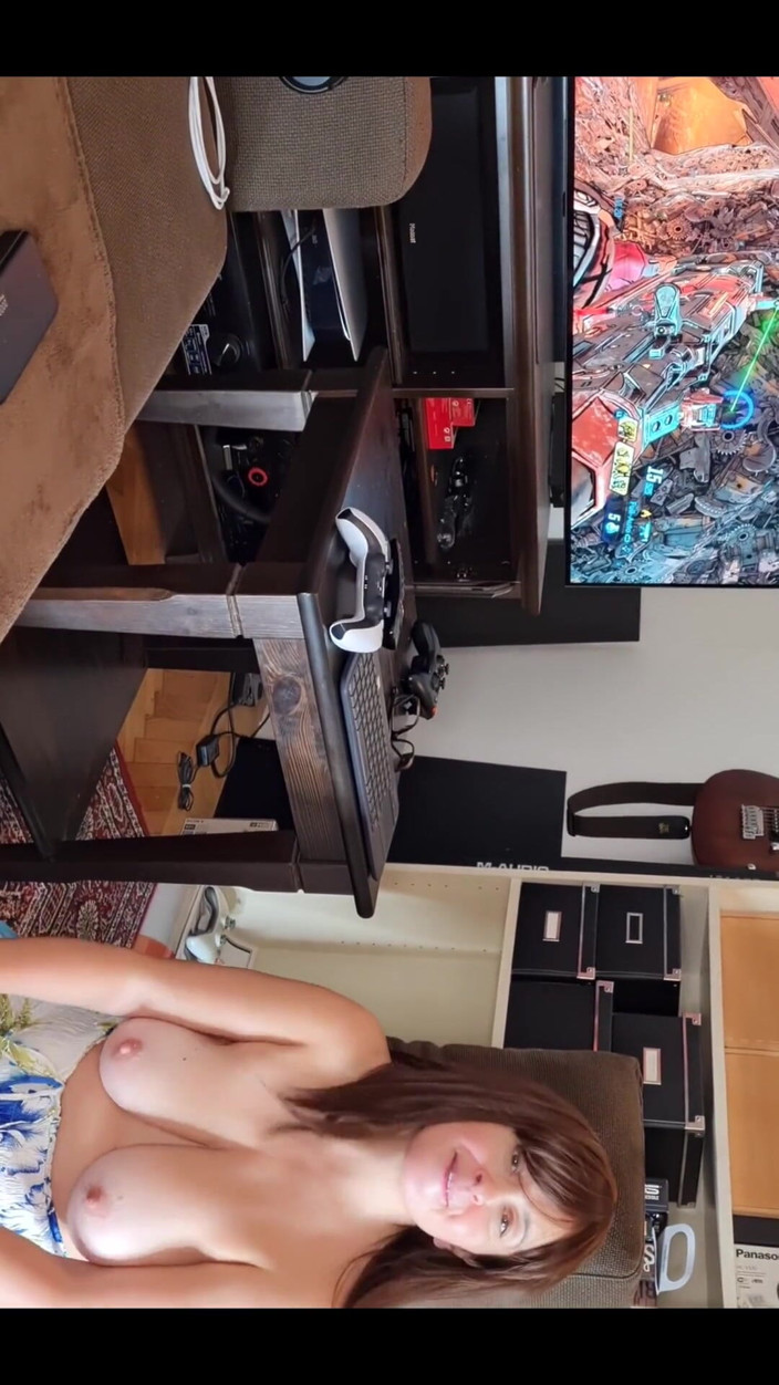 BritneySwallows: Borderlands Iii Bonus BJ &amp; Cum Swallow Freeuse Gamergirl
