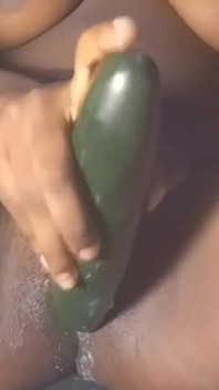 Nomination XXX the Cucumber Entry Well in My Pussy and Brings Milk to My Pussy,