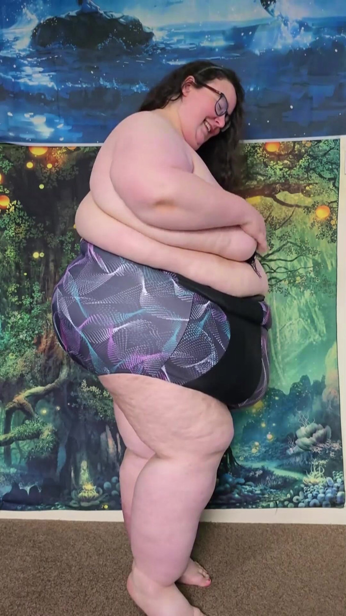 SSBBWLadyBrads: SSBBW Fat Goddess Swimwear Try on