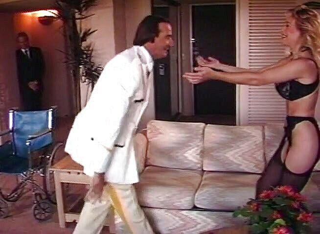 Alfacontent Babes: Wielka cycata bogini zostaje zaorana w swojej mokrej cipce