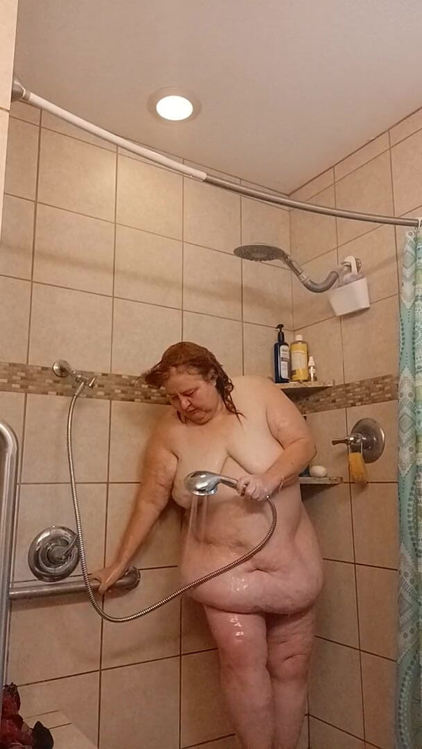 BBW nurse Vicki adventures with friends: All sweaty nurse Vicki needs shower