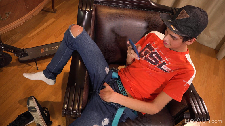 BoyFun Solo: Sexting skútr chlapec.