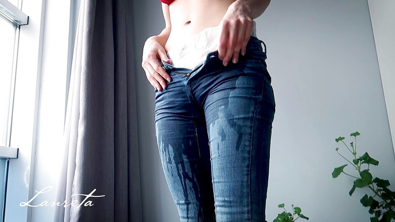 Lanreta: Nejsexy smáčení pod hubenou džínou