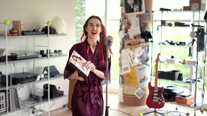 Piper Blush: Домашнее животное учителя, видео повстанцев