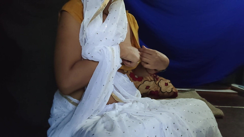 Hotpooja86900: Solo-spiel von selbst sexy heißem mädchen mit möpsen