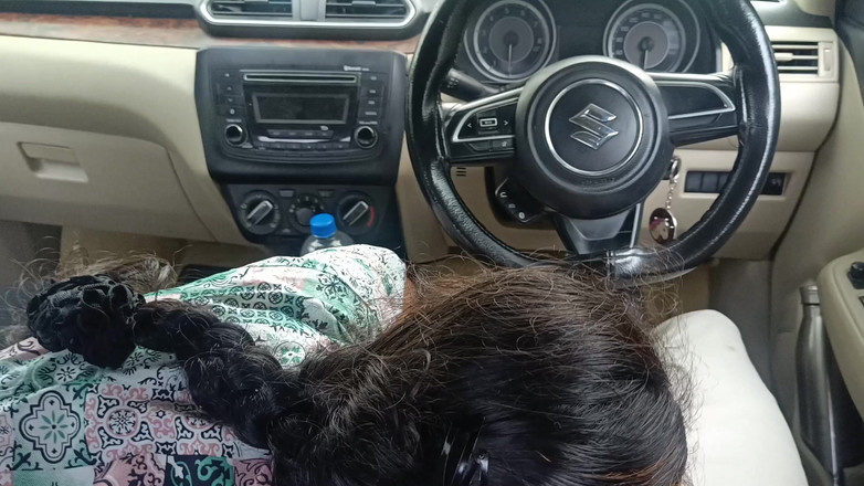 Inba: Kantoormanager geniet van hete romantiek met getrouwde collega in auto,...