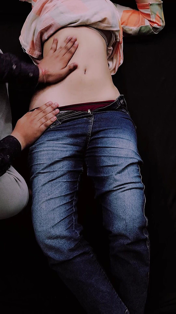 Vicky Thakur: インドDesi女の子腹とボディ摩擦7