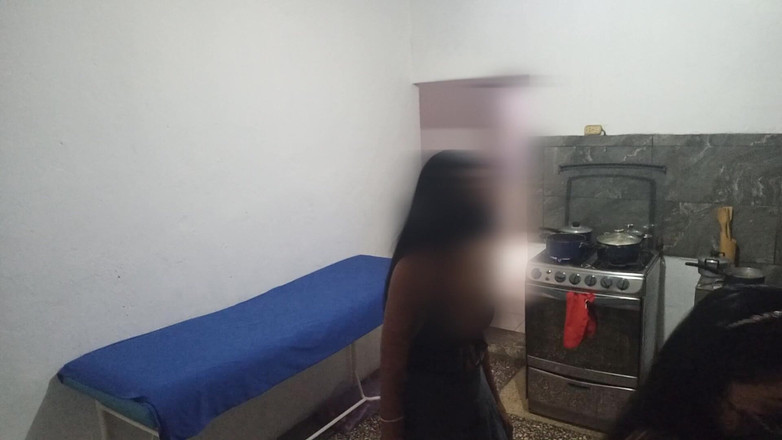 NEGRITA SEXY: Người bạn gossipy của tôi đang tán tỉnh hàng xóm. Cô ấy...