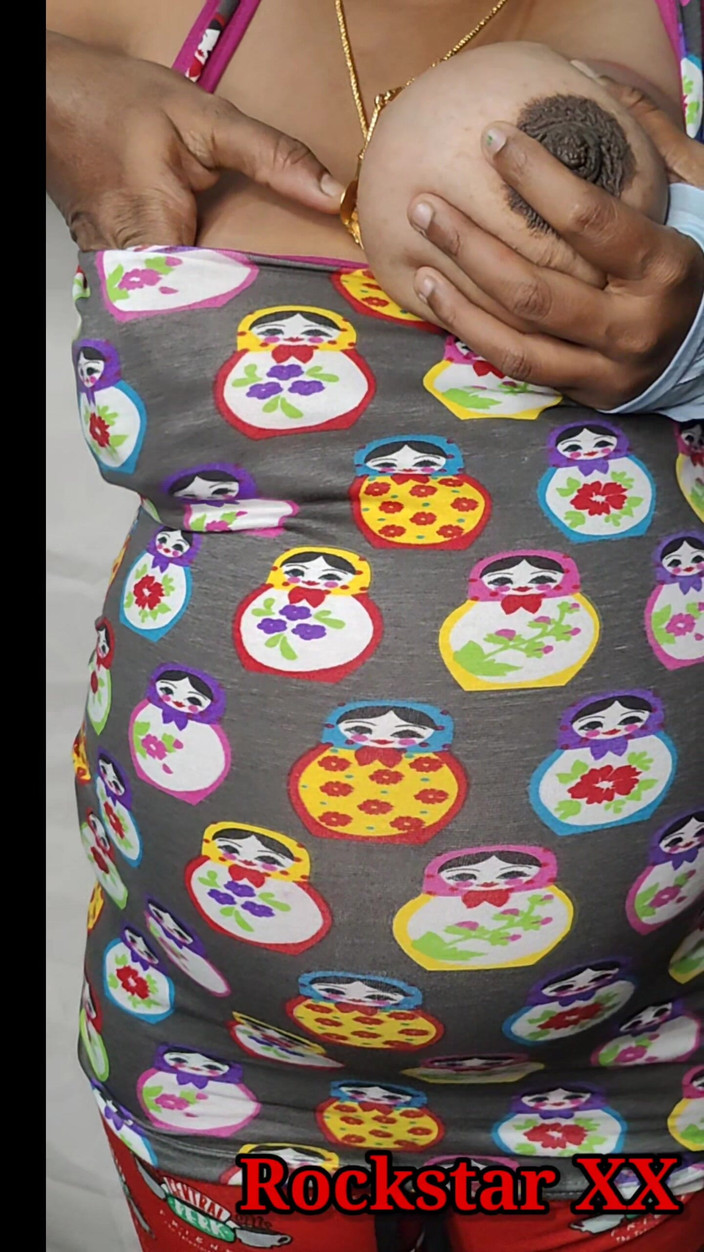 Rack star XX: Desi House Soția țâțe ulei masaj degete