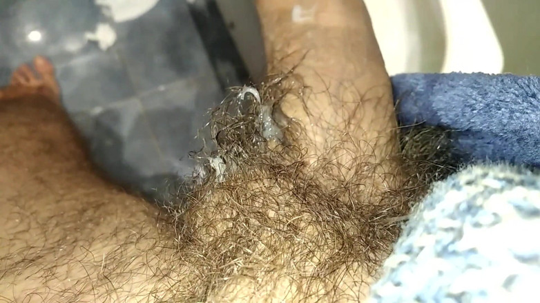 Elvissc: Adoro masturbarmi quando mi sveglio, l'orgasmo è sempre intenso