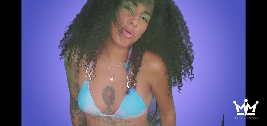 Mya Mula Goddess: Adore meus lindos cachos
