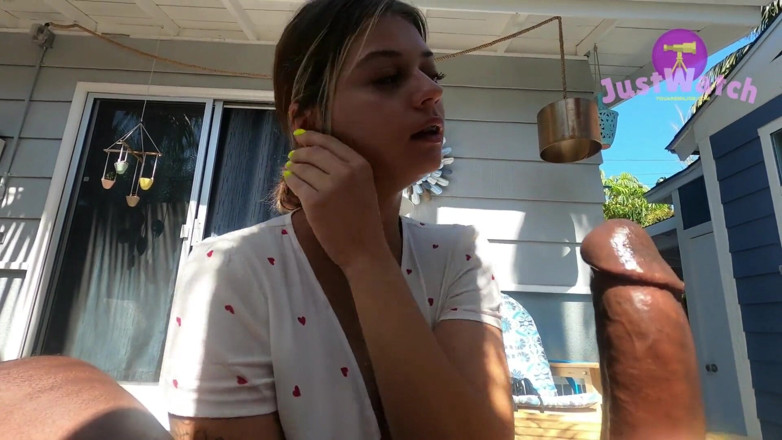 Katie Diggs: Blowjob mornings outside just got better