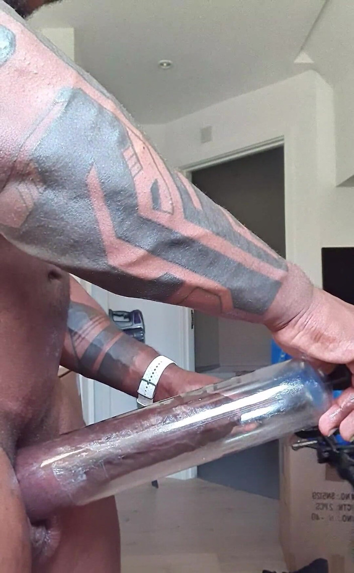 Amadeus: J’ai pompé mon coxk depuis 2 semaines deux fois par semaine...