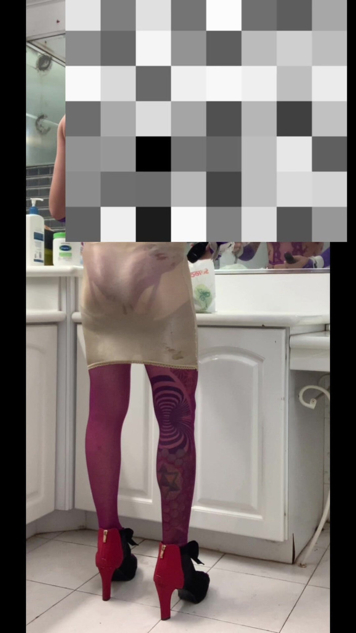 Benito414: 애널 더블 빅 딜도를 타고 섹시한 쉬멜 란제리 스타킹