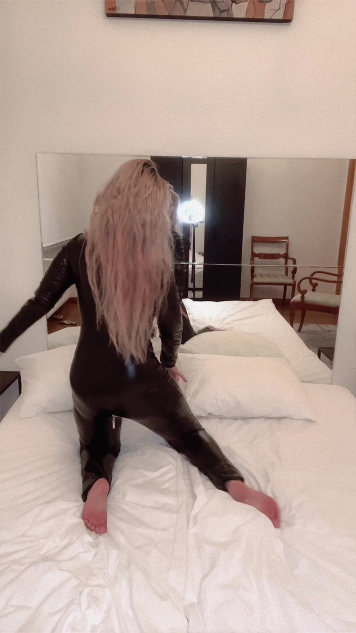 FinDom Goaldigger: Noste sexy šaty Premium Esition