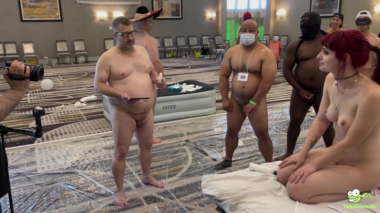 TadpolexStudio: Buổi chơi tập thể của Sanguine Rose được ghi lại gonzo...