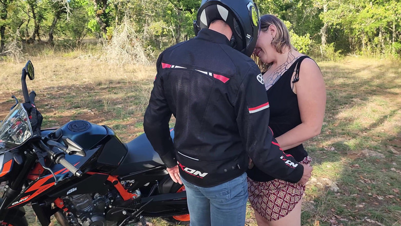 Sexymarghot: Biker Fucks Me on This Motorcycle in Threesome with My...