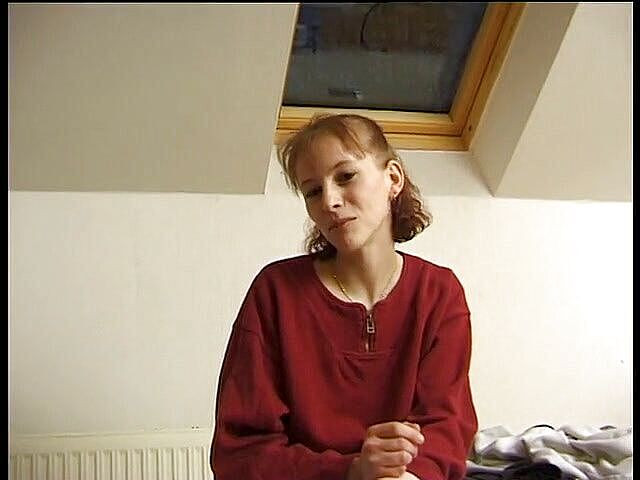 Lucky Wankerz: Tře si zelené dildo o klitoris