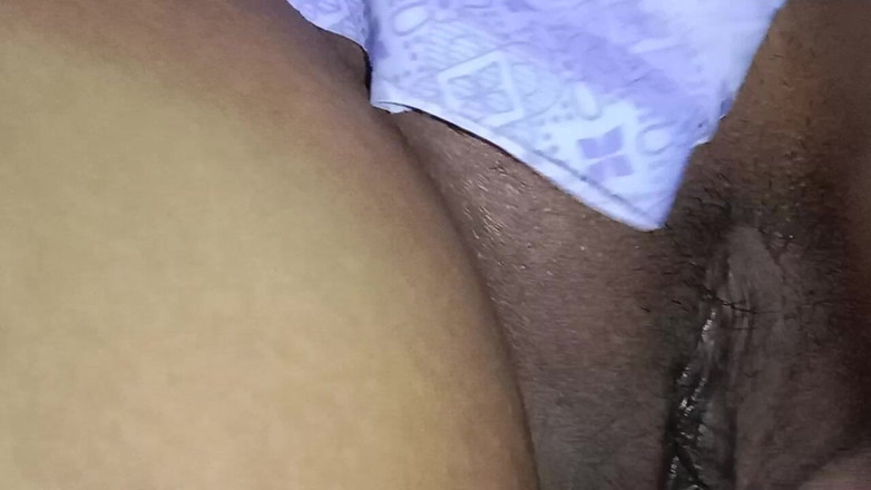 Tamil Anti Uma: Mijn vriend kwam naar huis en ik benam mijn eigen...