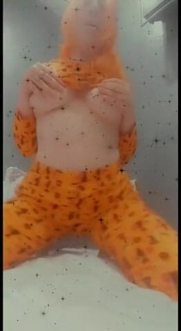 Lolafuccbunny: Pajama twerk teasing NO AUDIO