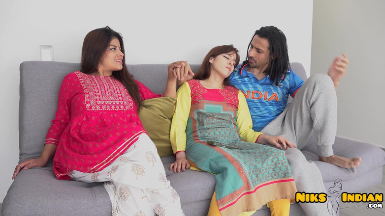 Niks Indian: Il Marito Traditore Scopa L'amica Della Moglie Cagna