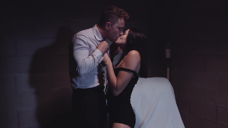 Sweet Sinner: Kız arkadaşımın annesi 14_scene 1_milf takıntısı