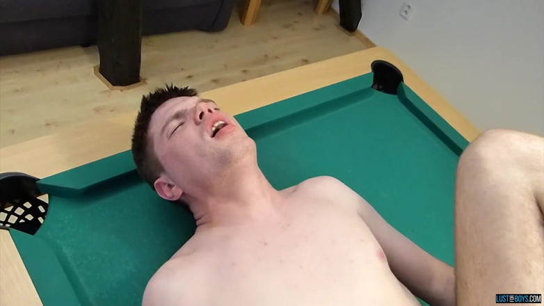 Lust for boys: Gay chlapec v herně