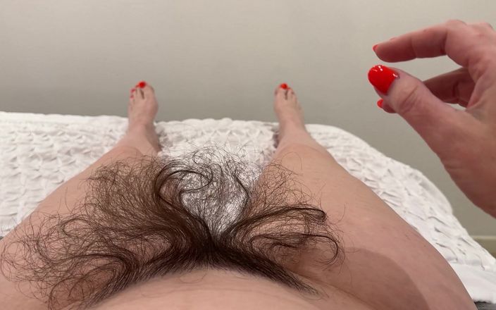 Sophie James: Najdłuższe włosy łonowe w Internecie - wybuchowy trysk z bliska