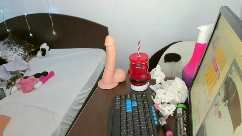 Ashamodel: Reiten sie sahnige frontansicht