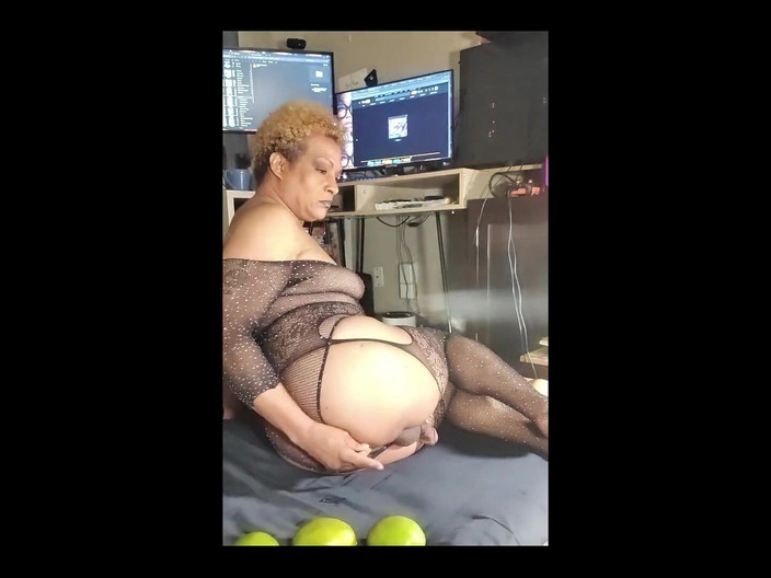 KNKY Bee: Berinjela e frutas no meu rabo