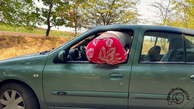 Your fantasy studio: Terperangkap dalam kereta dengan kentut kotor saya