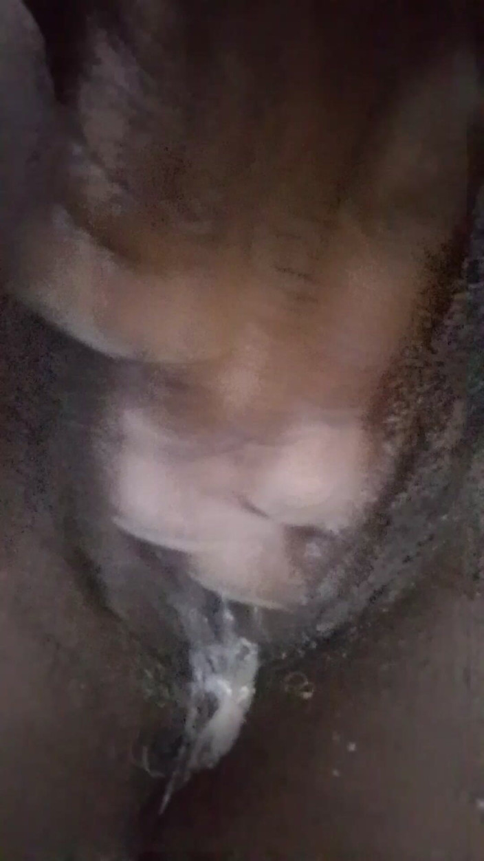 SlutyTeey: Osamělá africká holka