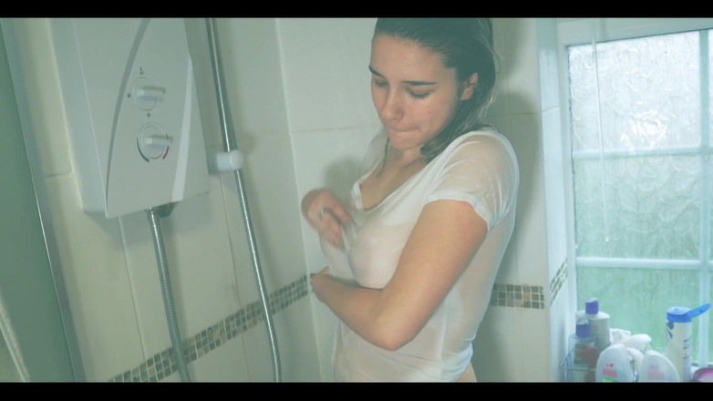 Samantha Flair: Мокрі сорочки в душі