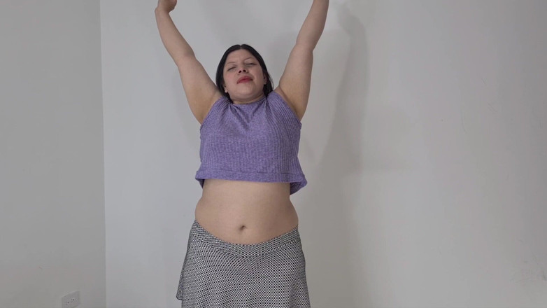 Alice H: Exercícios de alongamento e penteamento do meu cabelo