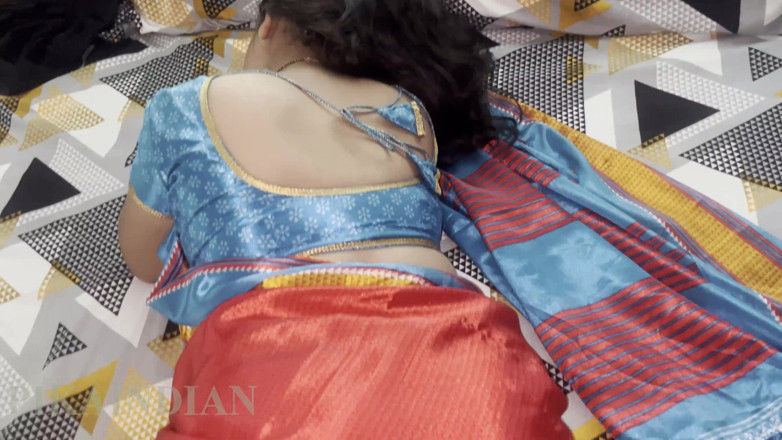 Pikaindian: ناتاشا الزوجة الهندية الساخنة تمارس سكس رومانسي ساخن بيكا هندي عمة الزوج الهندية أخت الزوج صغيرة كبيرة الصدور طبيعية