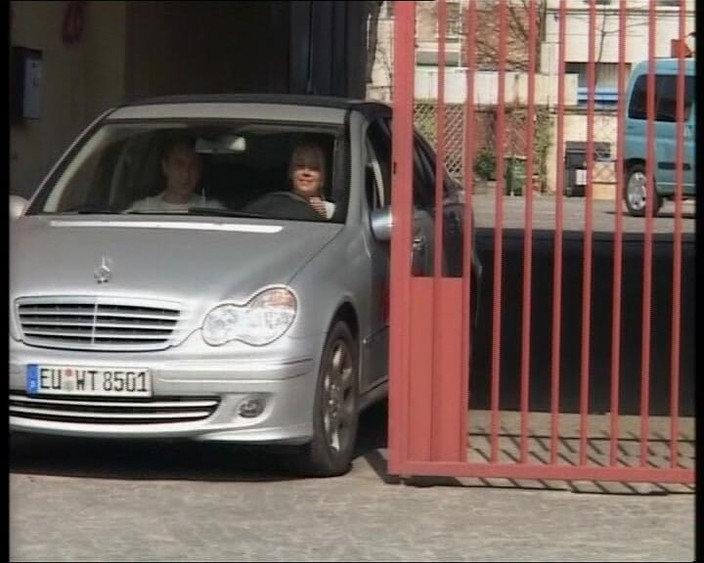 Enjoy German porn: Rubia puta de Alemania follada en el coche