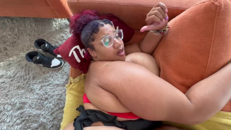 TeddyStrokez: Parodi Craig dan Carla Jumat Depan