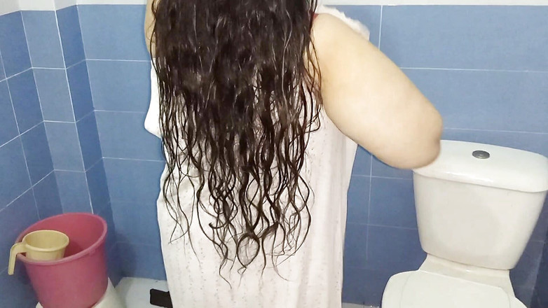 Netu: Wspaniały BBW Desi Sexy pulchne Bhabhi Netu nagie kąpiele z...