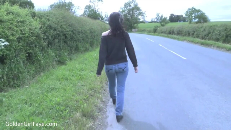 Her Kink UK: Hay Bales jeans wetting