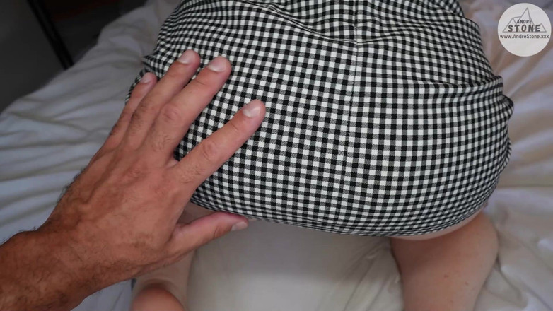 Andre Stone: Jade stone si pacar trans sahabat menggodamu di ranjangmu