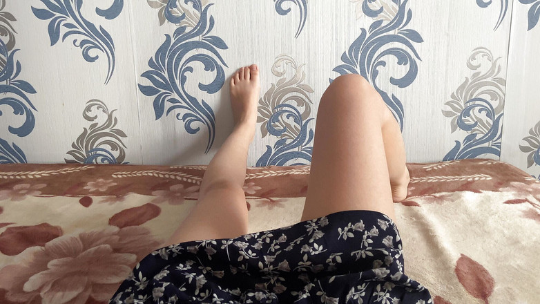 Alexa Holly: ジャークオフに私のセクシーな足と猫