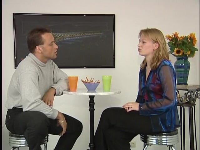 French X: Seksowna blondynka ssie kutasa potwora, a następnie wbija go w...