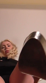 Spittoon and Stomping Object of the French Princess!
