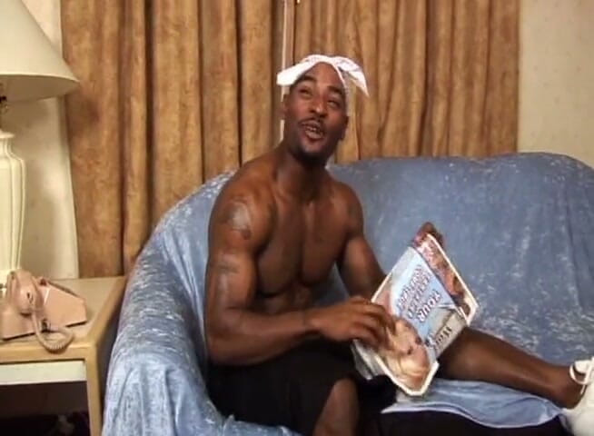 Dark Extreme: Big ass chocolate babe gets fucked and facialized